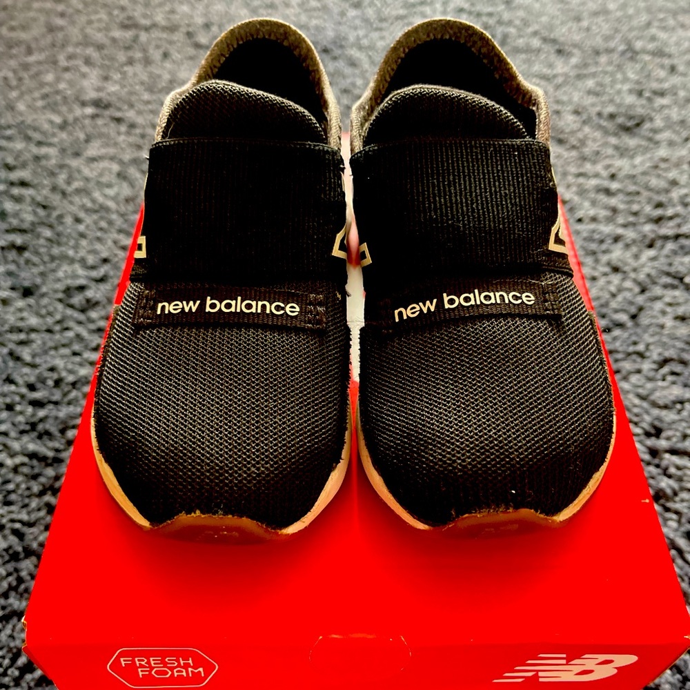 New Balance - Kids 8 - Fresh Foam - Black & White